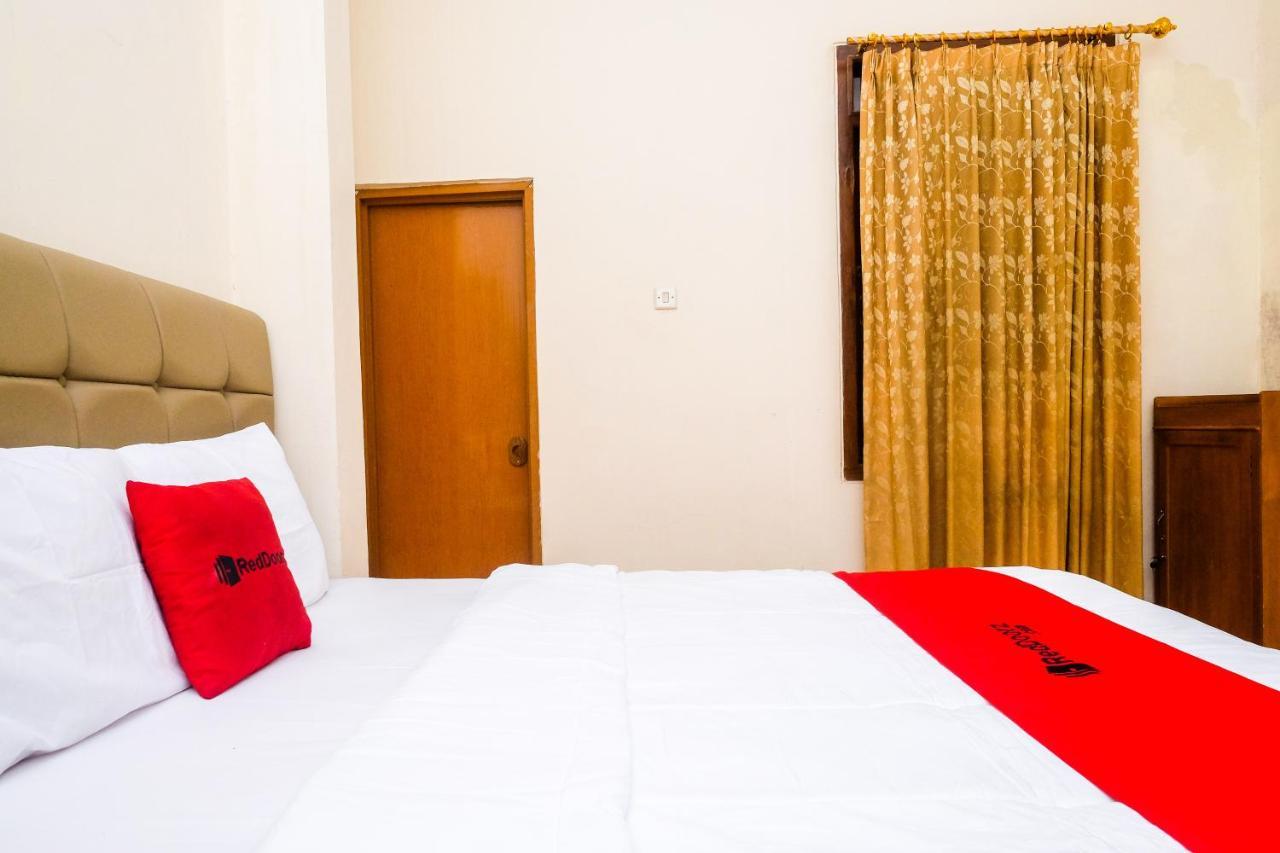 Reddoorz Syariah @ Griya Thamrin Manahan Solo Eksteriør bilde