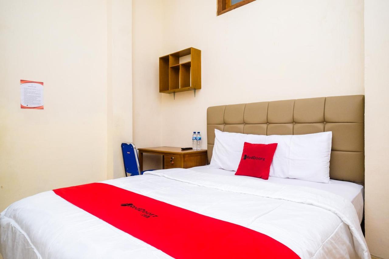 Reddoorz Syariah @ Griya Thamrin Manahan Solo Eksteriør bilde