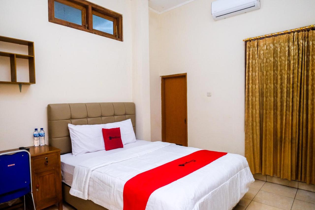Reddoorz Syariah @ Griya Thamrin Manahan Solo Eksteriør bilde